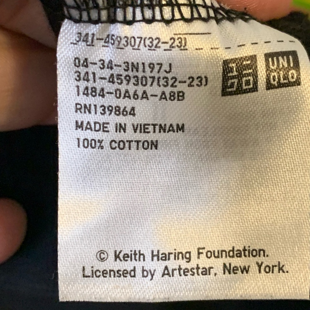 Uniqlo UT Archive Keith Haring Graphic T Shirt Size M Alien UFO Sci Fi Artsy - Picture 6 of 6